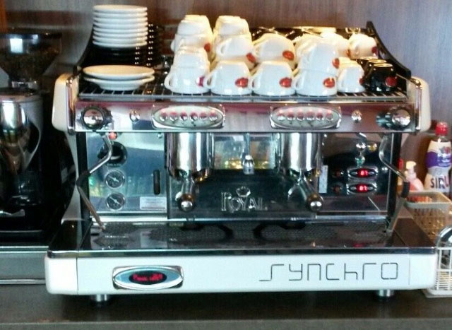 Profesionální kávovar Synchro dvoupákový